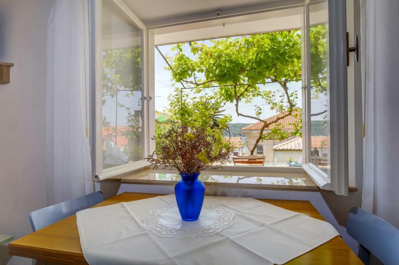 Sheshe Apartment Mali Lošinj Exterior foto